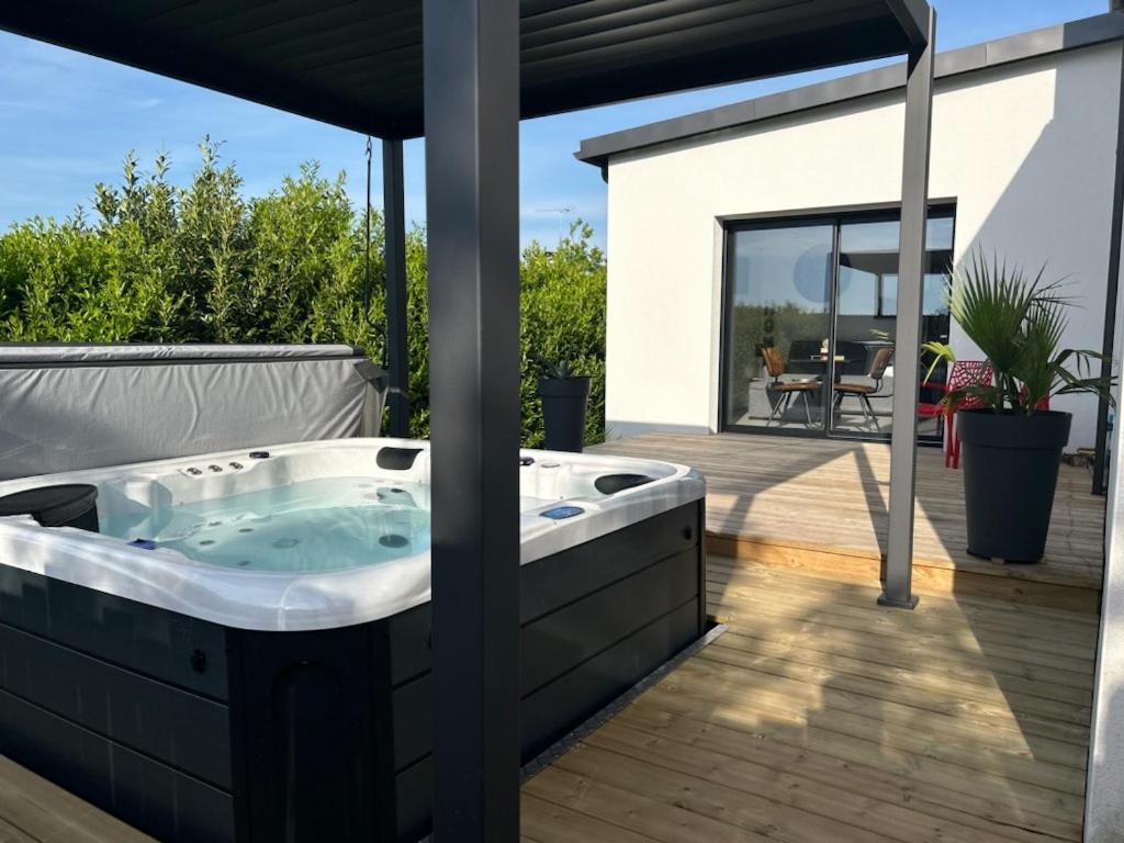 Studio & Spa La Discrete Saint-Evarzec Ngoại thất bức ảnh